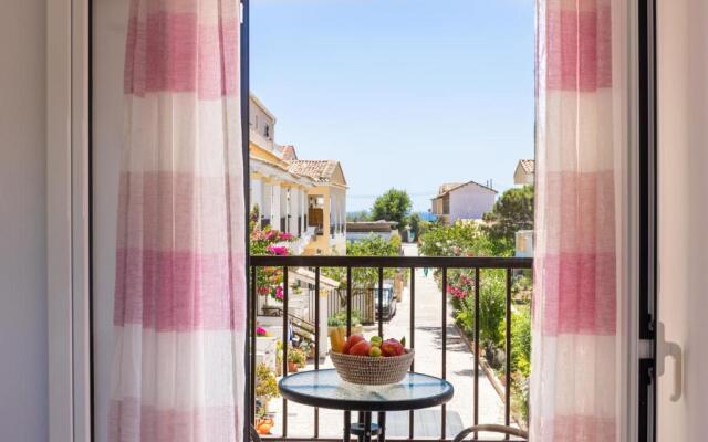 Dora Pool Studios by Konnect,150m from the Beach