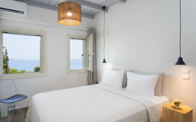 Villa Itis - Elegant Ground Floor Suite with Terrace & Great View