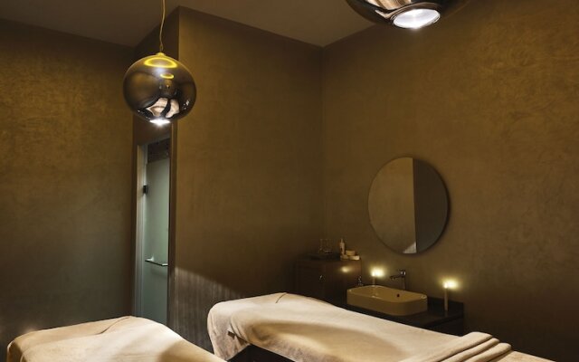 Magna Pivot Hotel - Boutique Class
