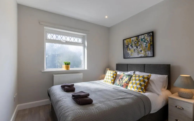 Altham Place-fully Refurbished 2-bath Bungalow
