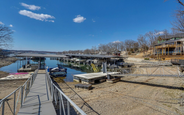 Water-view Deck! Lake Ozark Extended Stay