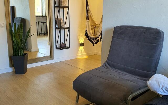 Мириады на улице Молодежная