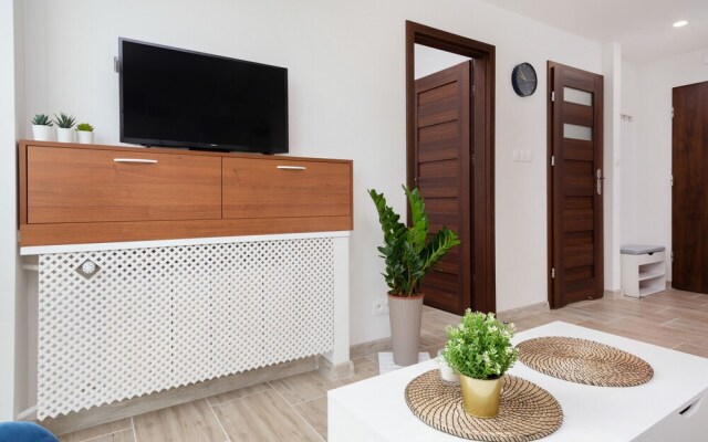 Business Apartment Grzybowska by Renters