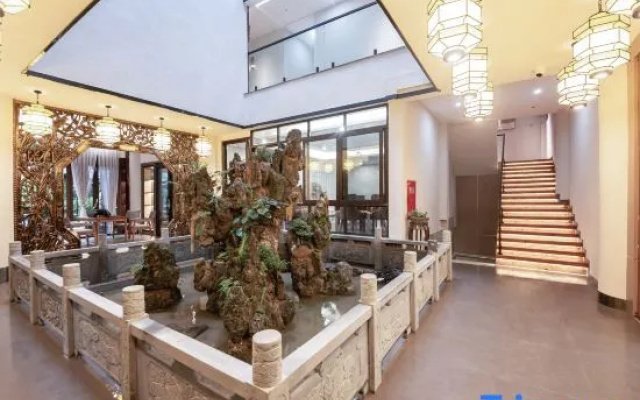Qingcheng Houshan near Shuimuyang Private Tang Homestay