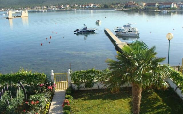 Apartments Let-5m from sea