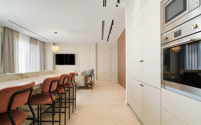 LIV Mackenzie Beach Suites