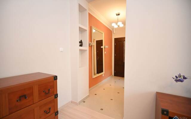 Orange by 3City Rentals