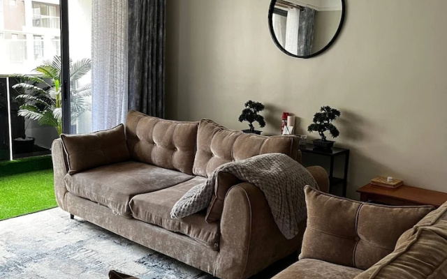 Nairobi Airbnb - Fast Wifi, Swimming Pool, gym