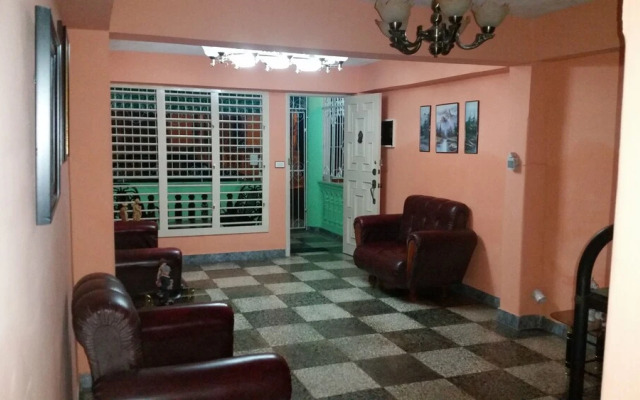 Hostal Sr.Handy Santalla