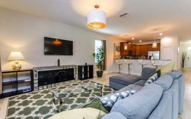 8-Bedroom Villa in Four Corners 1403RFD