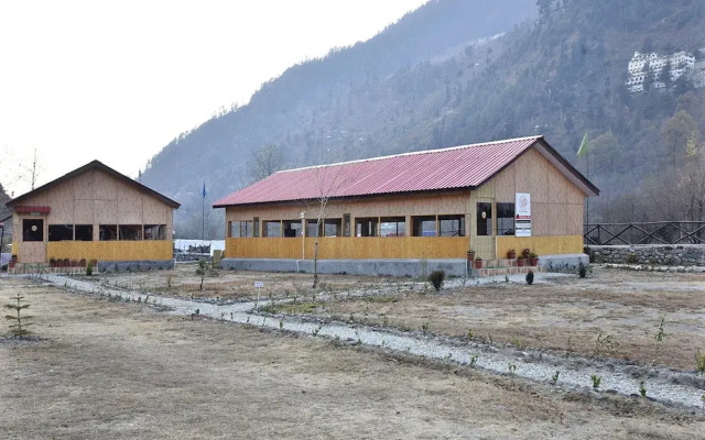 OYO 10633 The Shivalaya Retreat With In
