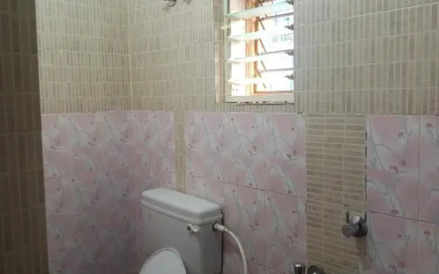 Shine Inn 2 by OYO Rooms