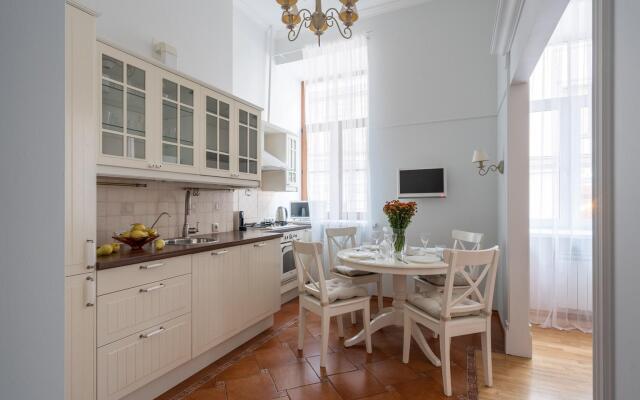 Letyourflat (Лэтюфлэт) на улице Большая Конюшенная 4-6-8