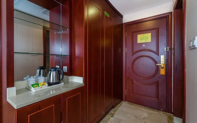 Vienna Classic SH Jinshanwei Railway Station