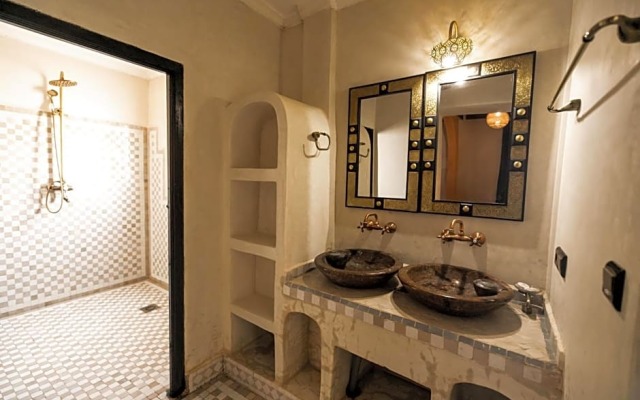 Hotel NOMAD PALACE