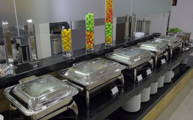 Mihaco Apartments and Hotel