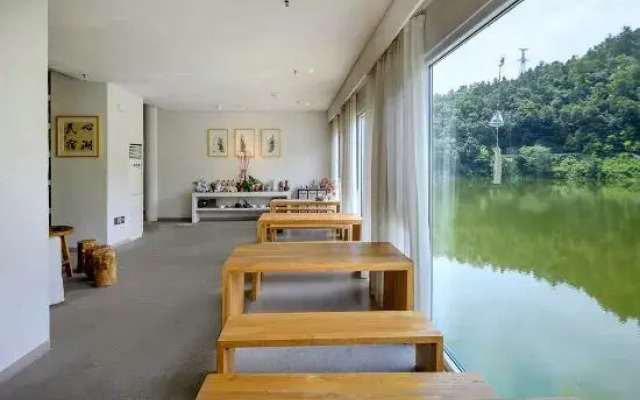 Xinhu B&B