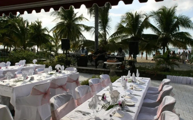 Charela Inn Hotel