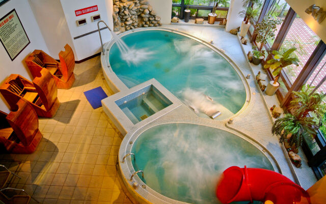 F Hotel Tainan