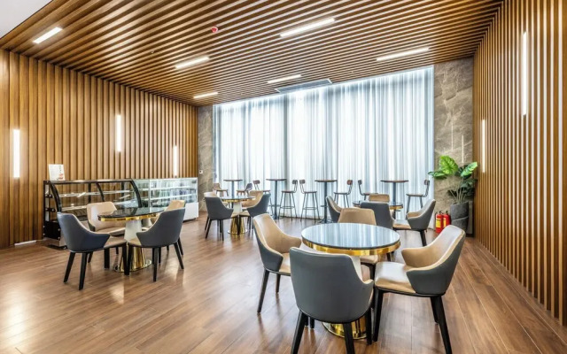 Wealth Mansion Suite River View by Soben