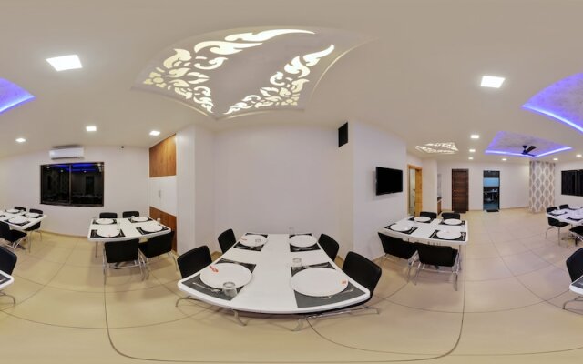 Hotel Devkinandan