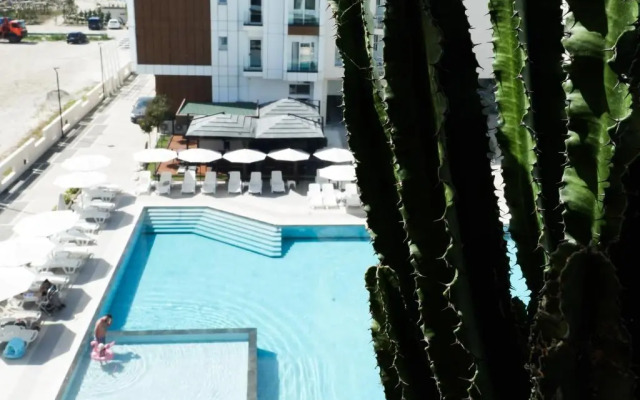 Naos Luxury Hotel