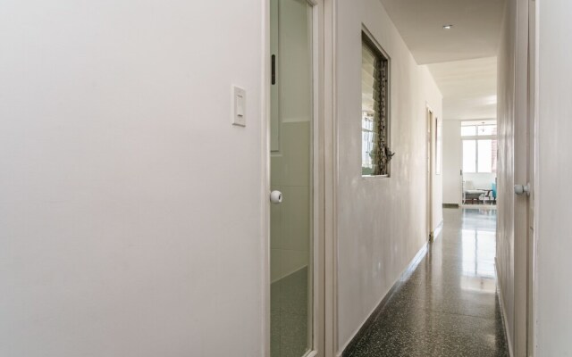 Leonidas Mid-Century Apartment