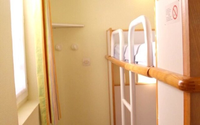 Studio in Saint-raphaël, With Pool Access, Furnished Terrace and Wifi