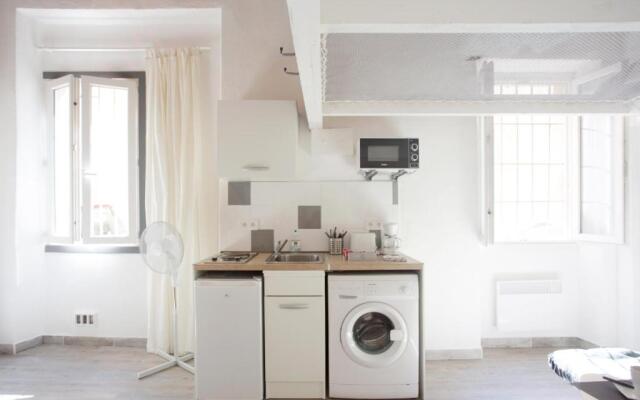 GregBnb-com - Filet suspendu ! - PARKING INCLUS - CLIMATISÉ - WIFI -15min Gare