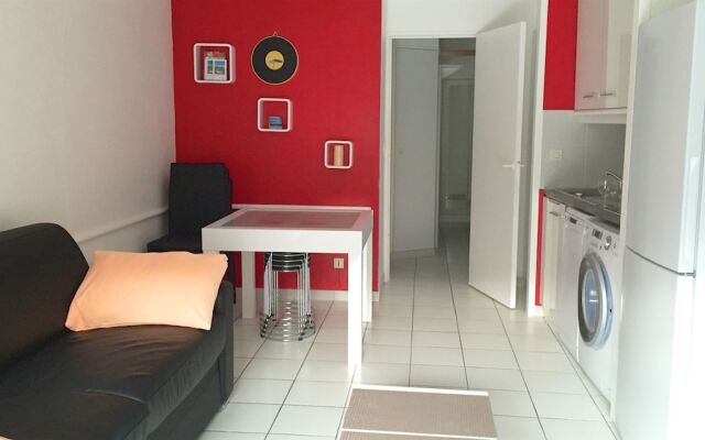 Cap Esterel Appartement climatisé Jardin Clos