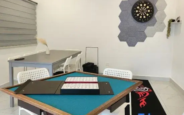Pelangi JB Landed D'Pickeball Fun House 5BR14pax