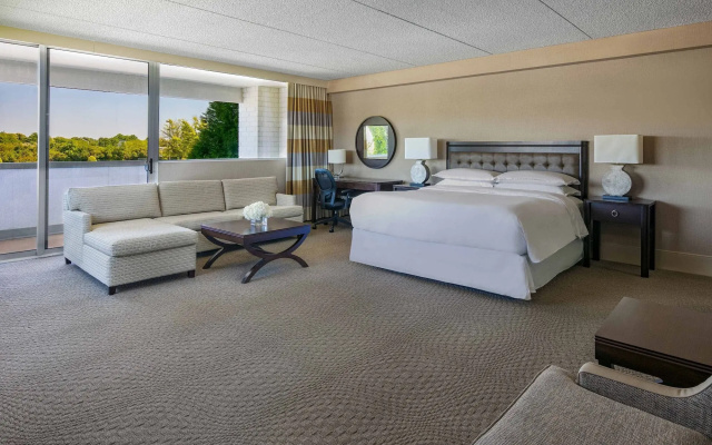 Sheraton Greensboro at Four Seasons