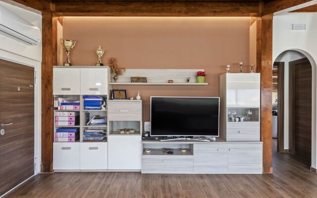 Engaging Apartment in Messina With Balcony