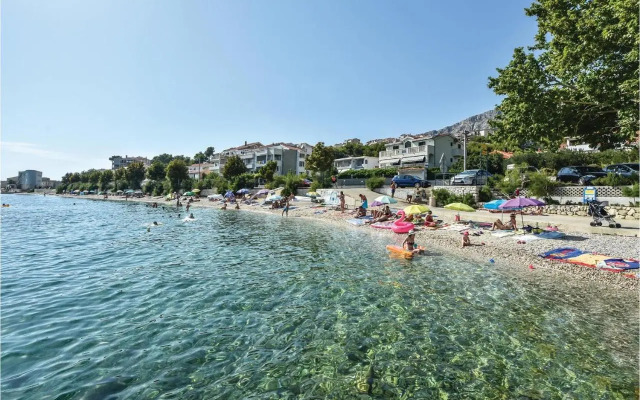 Three-Bedroom Apartment in Dugi Rat