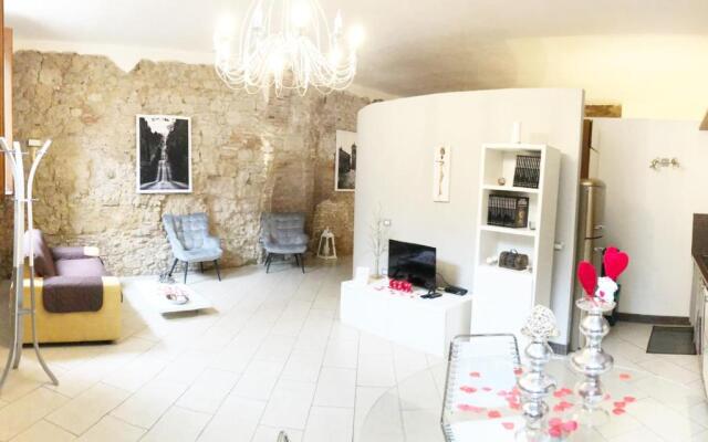 Suite in Love 21 by Zoom in Earth (Adults Only)