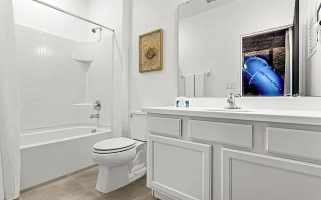 Upstay - Guest Home w Cinema Theme Rooms