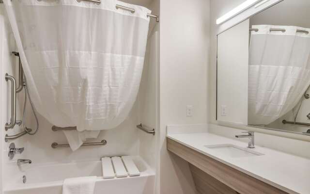 WoodSpring Suites Tacoma - Lakewood