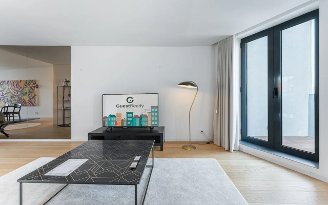 GuestReady - Sliding Doors