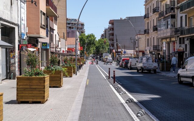 Limehome Barcelona Plaça Pirineus