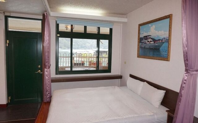 Lakeside B&B