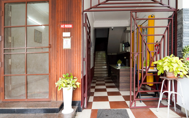 Hotel O Palarivattom Metro Station Formerly South Gate