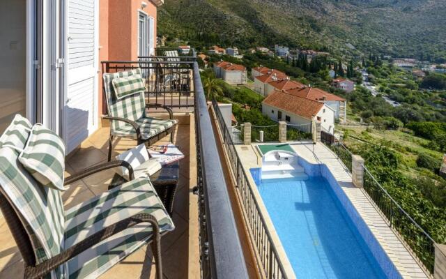 Villa Sana Via