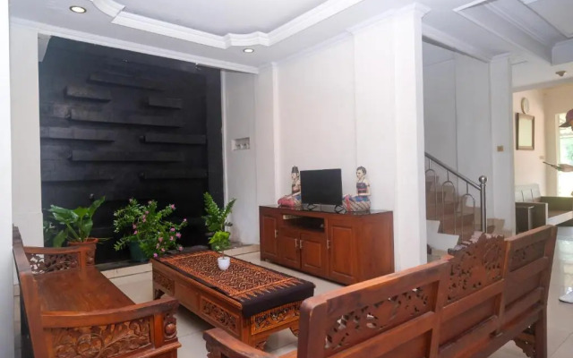 NIDA Rooms Ring Road Utara 1E