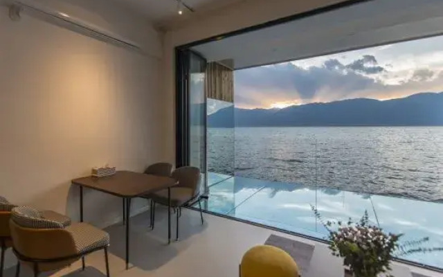 Wuxin Lake View Hostel