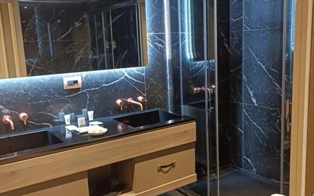 Miramare Suites