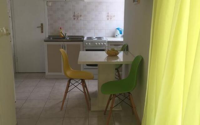 Apartment Violet