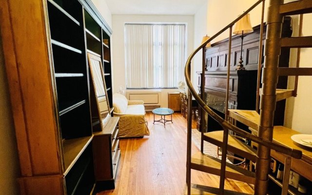 Charming Studio Half Block To Central Park Uws