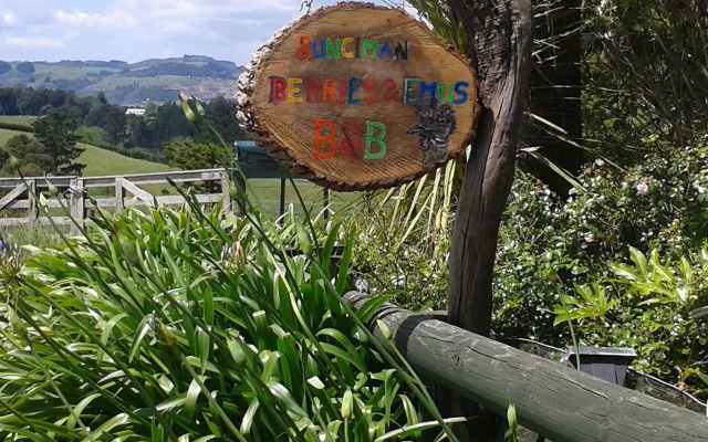 Runciman Berries and Emus B&B