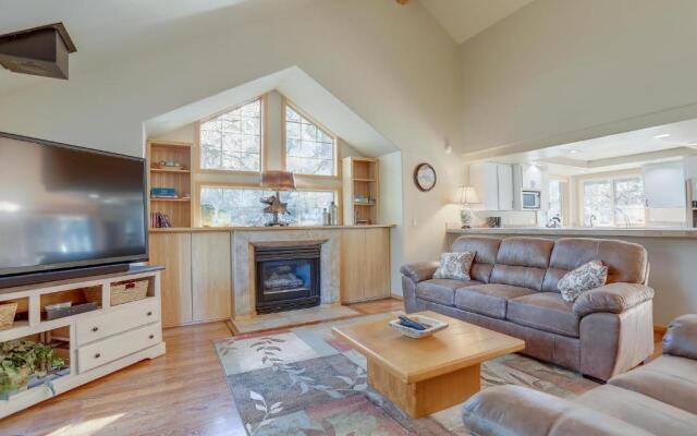 13 Ollalie-Great Yard-3BR/3BA