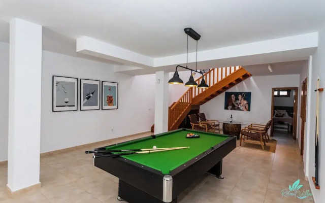 Inviting 4-bed Villa in Playa Blanca